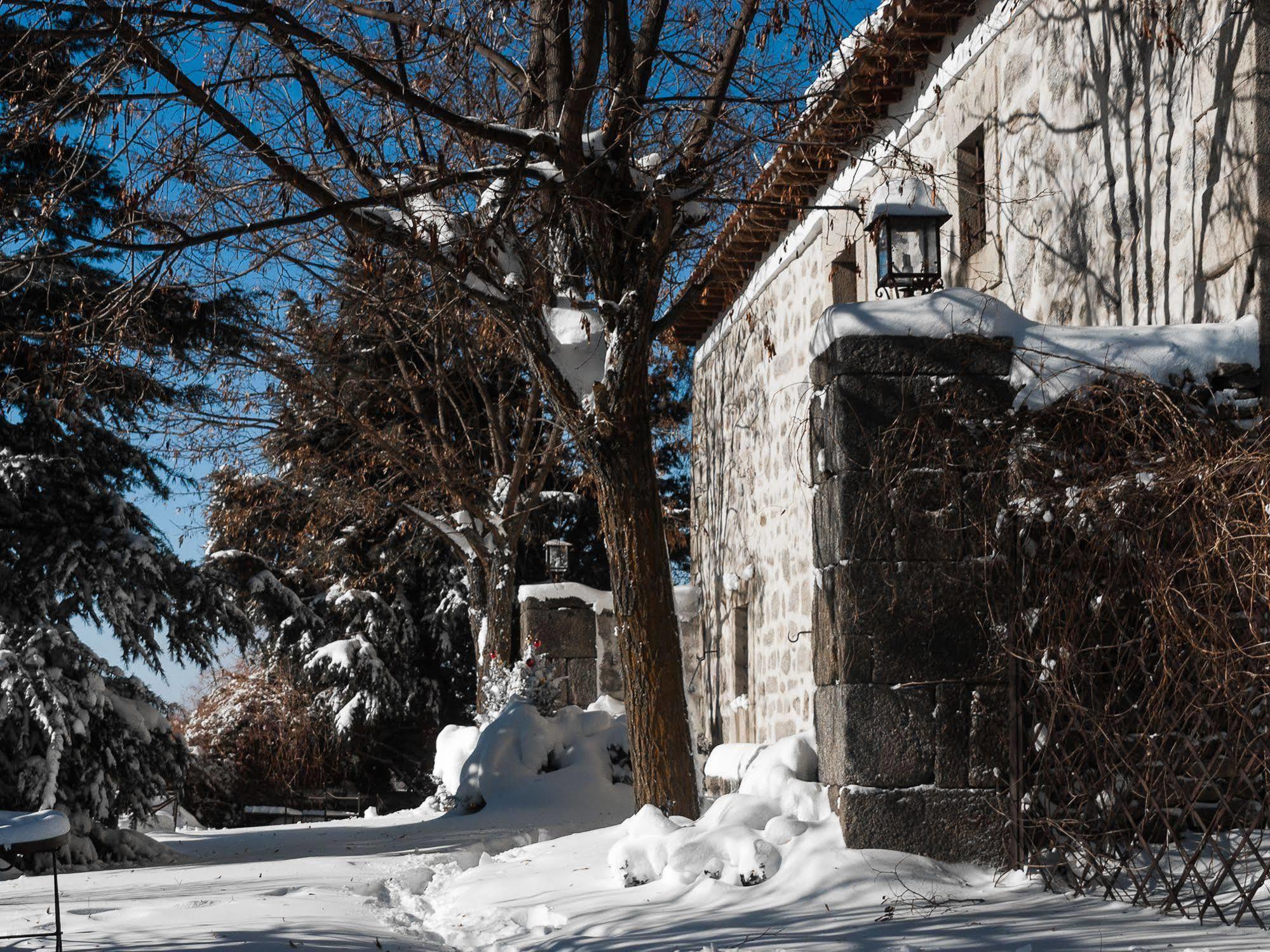 Posada Real La Casa De Arriba Navarredonda de Gredos Luaran gambar