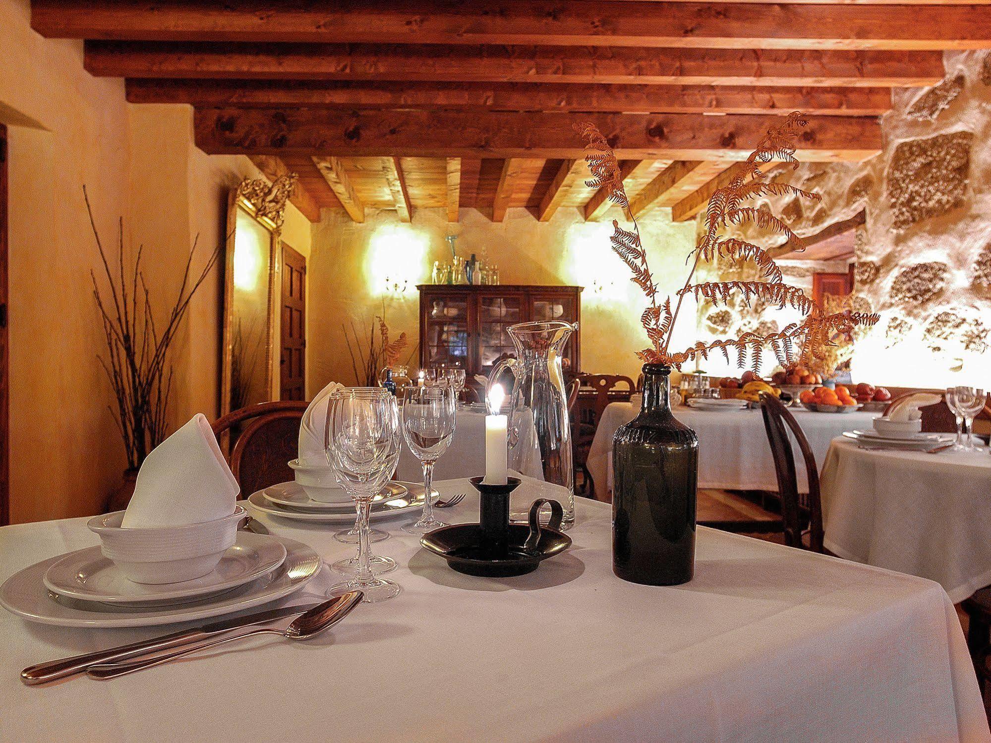 Posada Real La Casa De Arriba Navarredonda de Gredos Luaran gambar