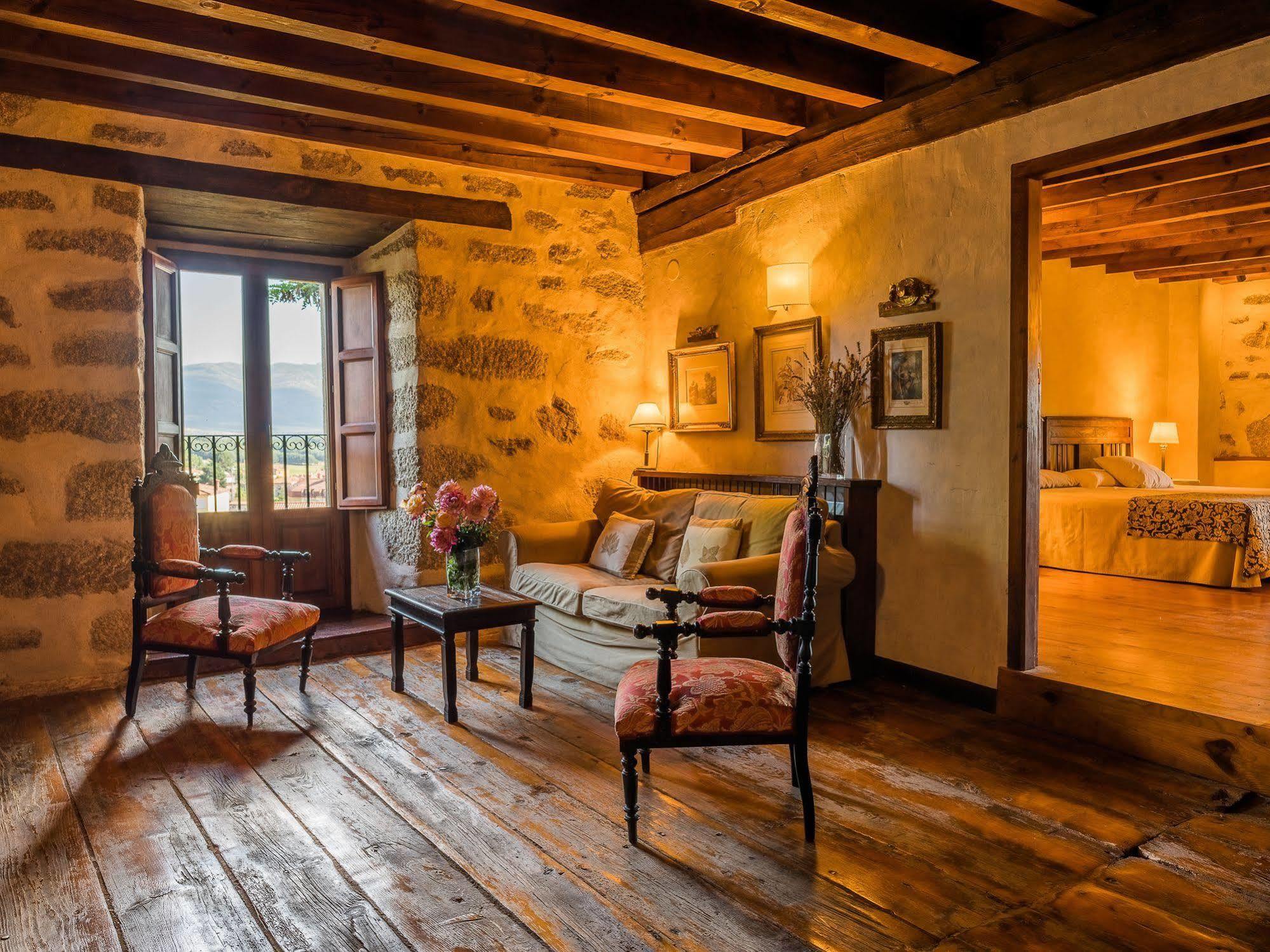 Posada Real La Casa De Arriba Navarredonda de Gredos Luaran gambar